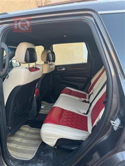 جیپ گراند شیرۆکی